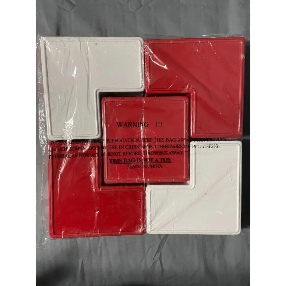Snowflake Five Piece Plastic Candy Dishes NEW Red‎ And White Retro